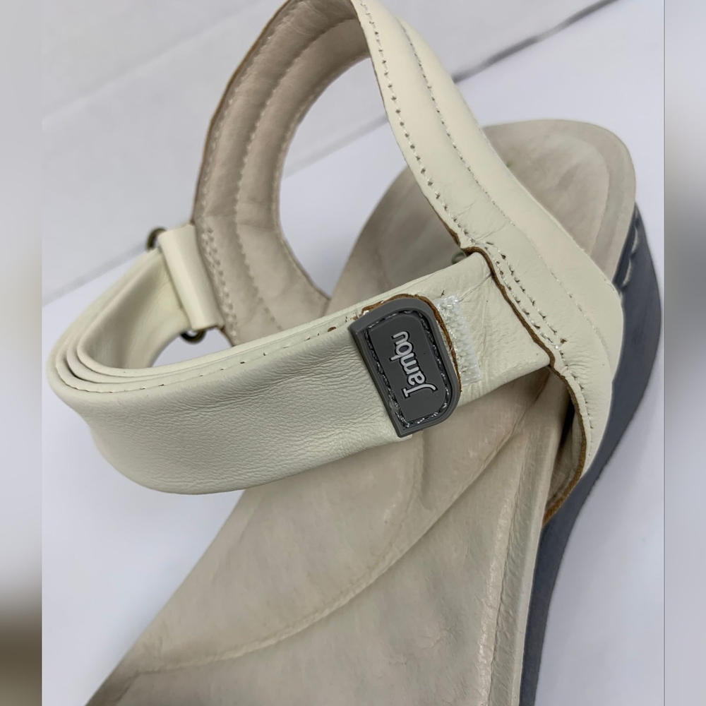 Jambu Vicky Women's Beige Open Toe Strappy Buckle Sandals Size 7 - Picture 2 of 10